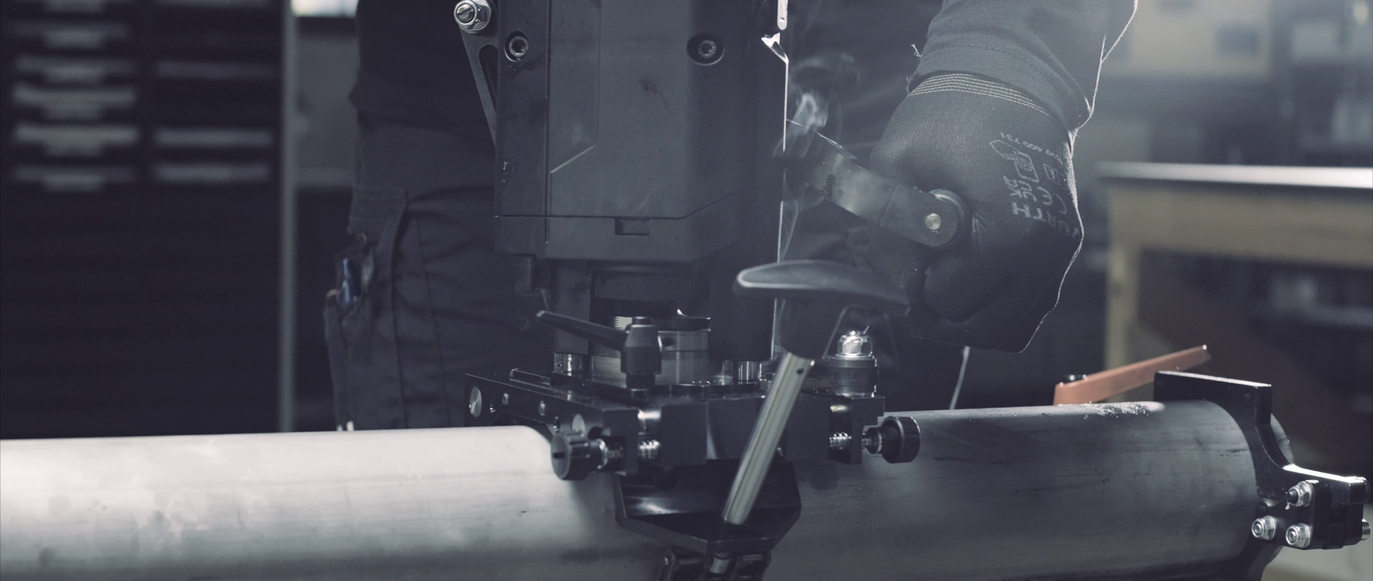 Cordless excellence for stainless steel collaring